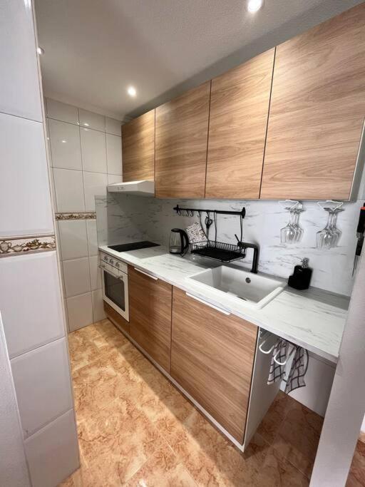 טורבייחה Cozy Apartment 5 Mins To Beach מראה חיצוני תמונה